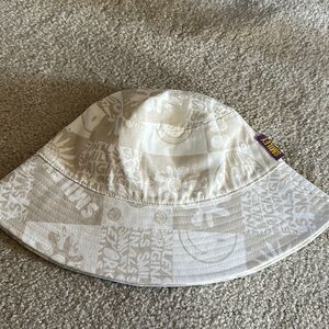 H&M x smiley bucket hat